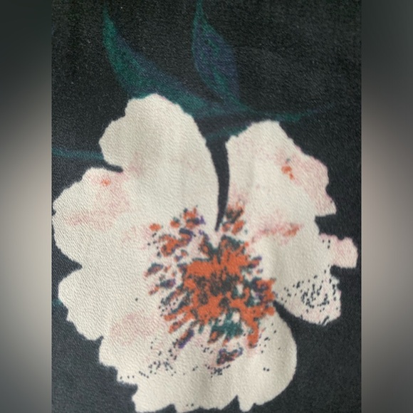 #15 Kendall & Kylie spaghetti strap silky top.  Size M - Picture 5 of 5